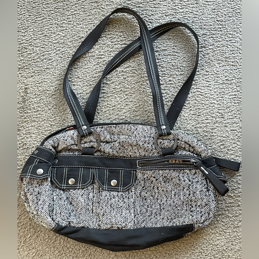 EUC DAKINE SARAH SHOULDER BAG. 6 Outside Pkts & 2 Slots & a Zipper Inside!
